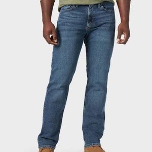 Like New Wrangler Jeans 34x32  Regular Fit.